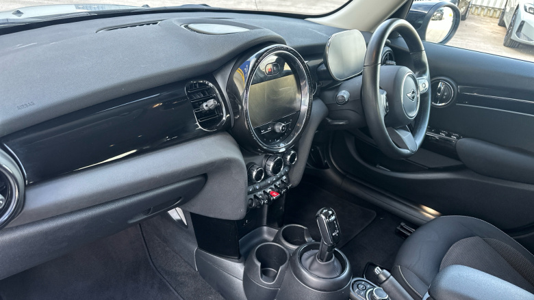 MINI Hatchback 1.5 Cooper Classic Premium 5dr Auto Petrol Hatchback